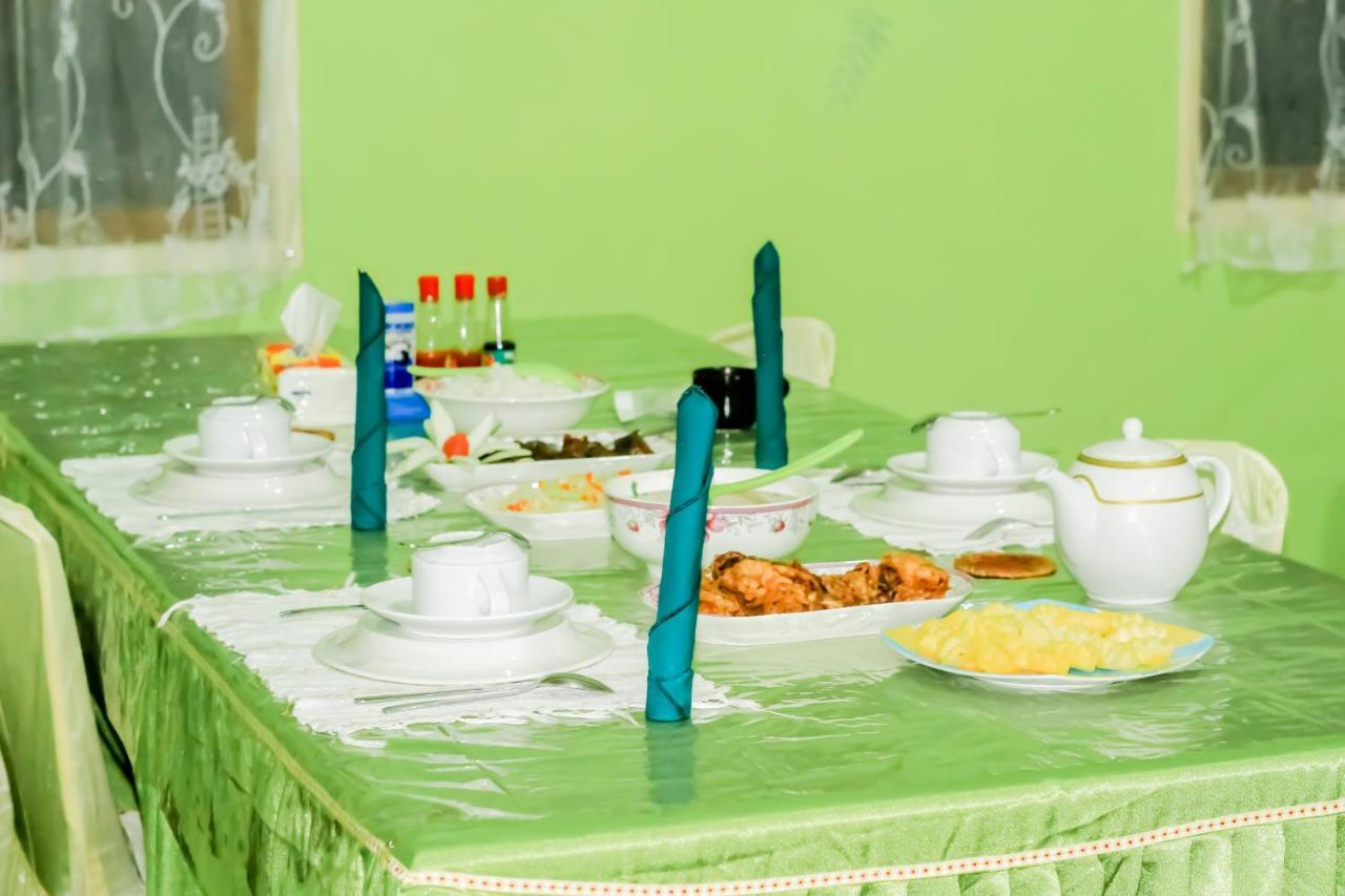 Tangkoko Lodge Bitung Ngoại thất bức ảnh