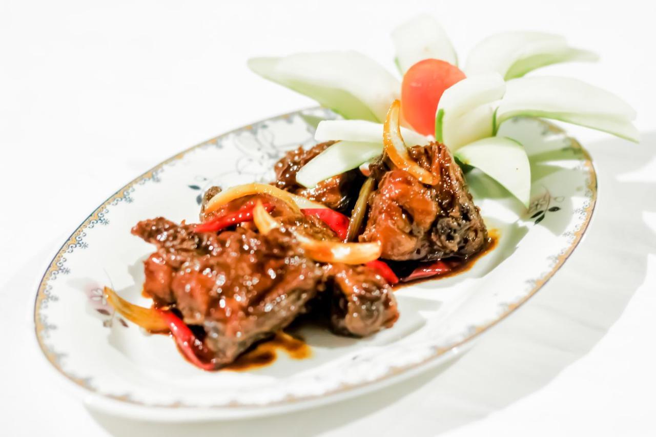 Tangkoko Lodge Bitung Ngoại thất bức ảnh