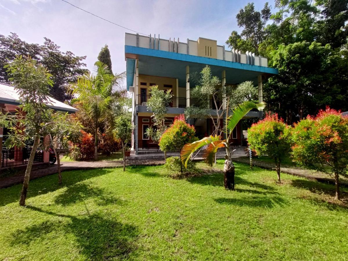 Tangkoko Lodge Bitung Ngoại thất bức ảnh