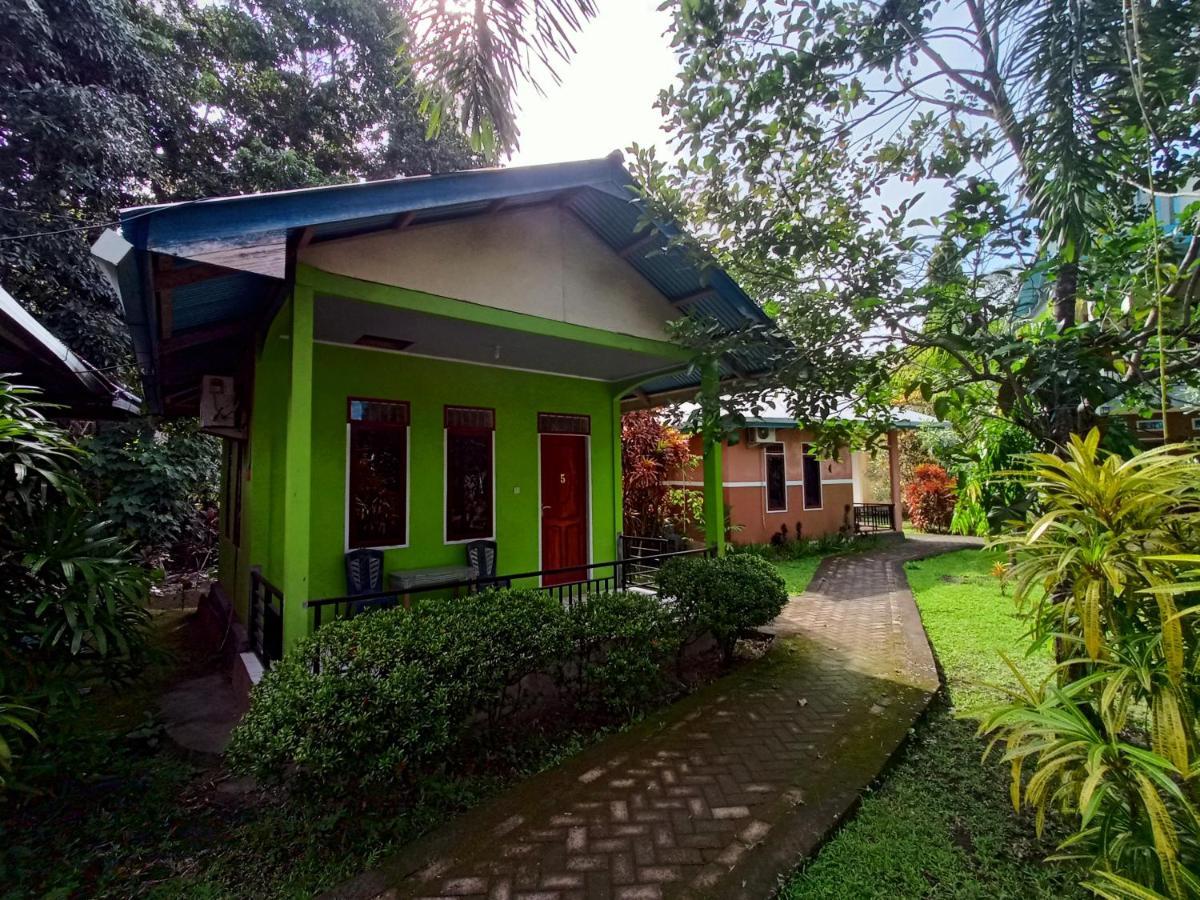 Tangkoko Lodge Bitung Ngoại thất bức ảnh