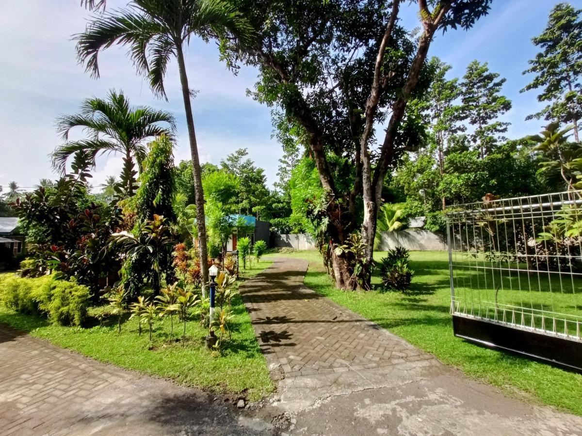 Tangkoko Lodge Bitung Ngoại thất bức ảnh