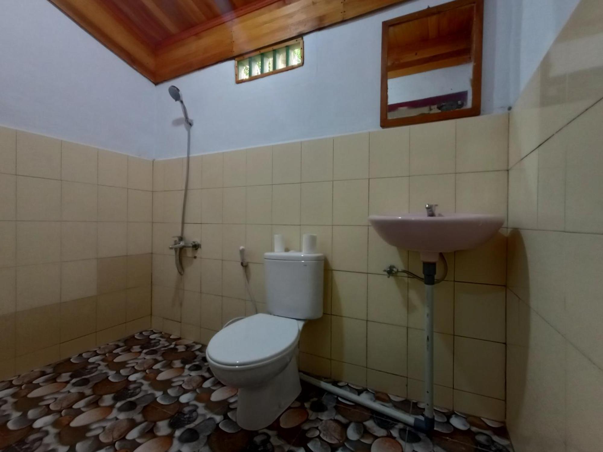 Tangkoko Lodge Bitung Ngoại thất bức ảnh